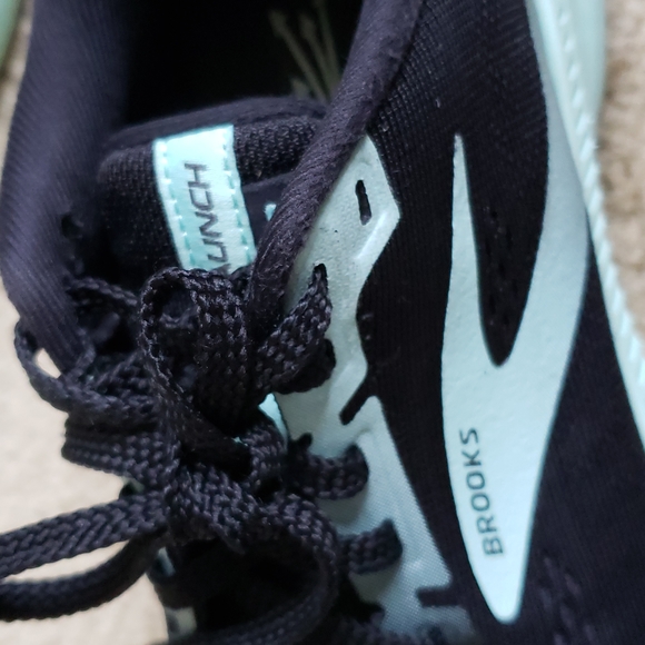 Brooks shoes - Picture 7 of 11